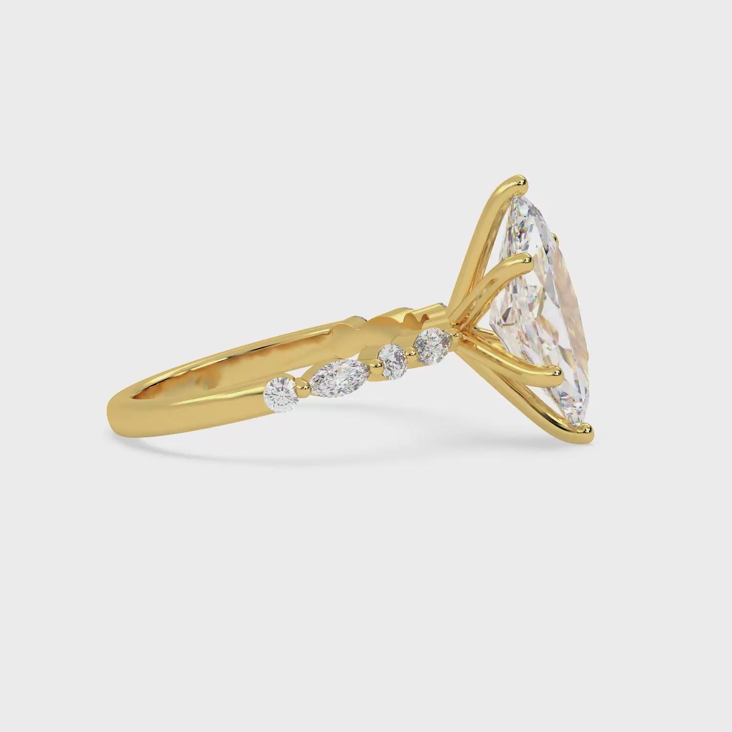 The Velor marquise ~ Gold